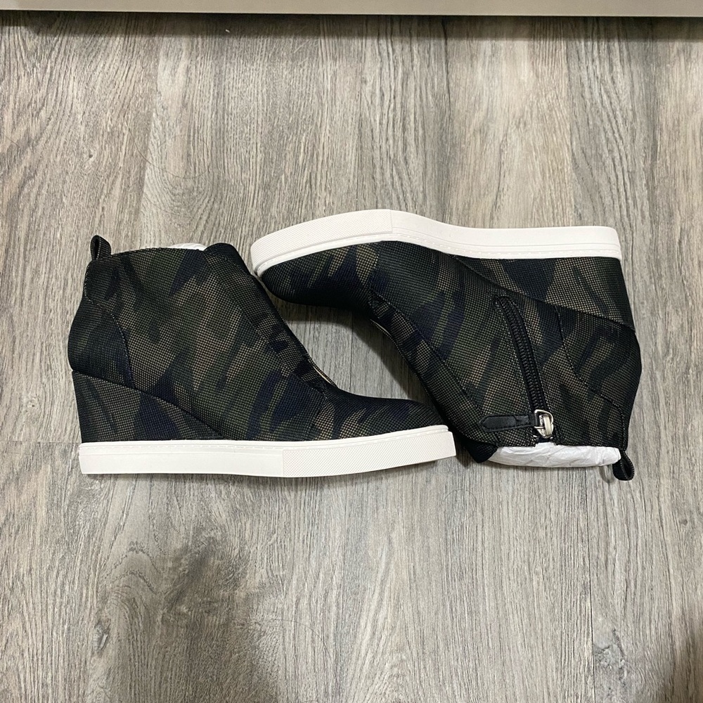 Brand New Linea Paolo Felicia Wedge Sneakers